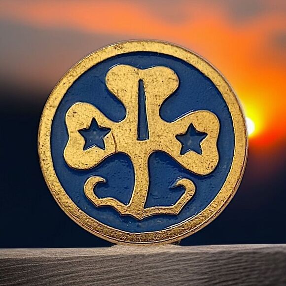 Vintage Girl Scouts Trefoil Pin World Association Blue Enameled Gold Tone R - Picture 10 of 13